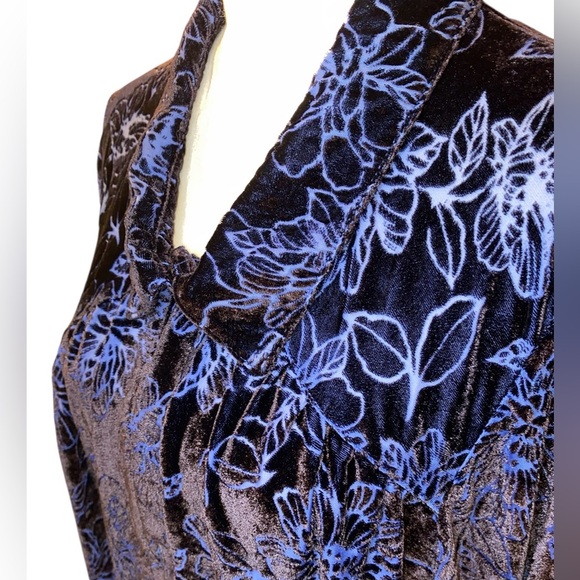 TORRID Madison Velvet Burnout Tunic Blouse in Purple and Black Size 6XL - Picture 5 of 9